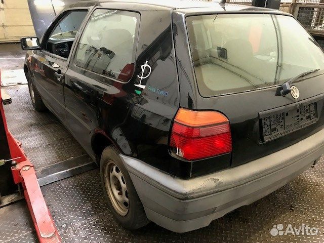 Разбор на запчасти Volkswagen Golf 3