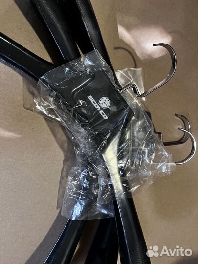 Плечики на вешалку одежды пластиковые фирменные