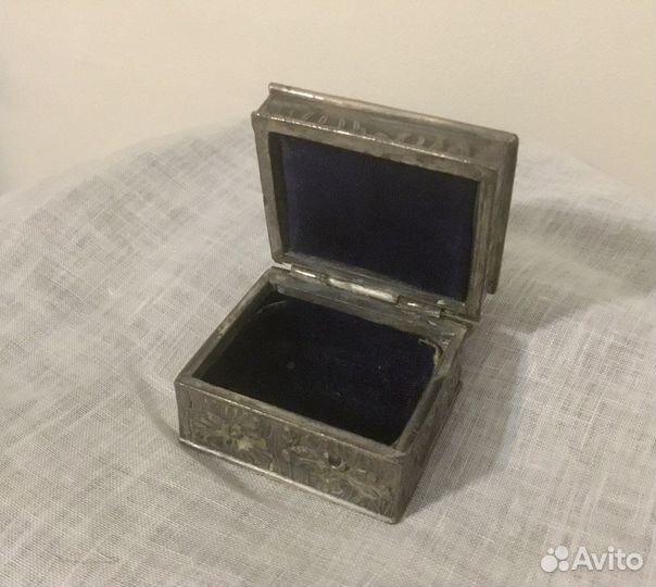 Старинная шкатулочка