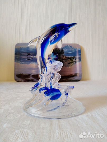 Хрустальный дельфин, Франция