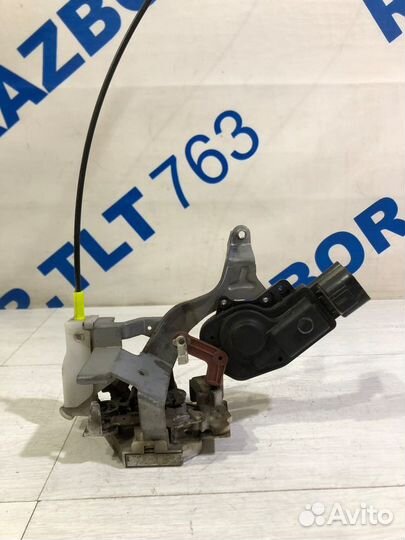 Замок двери задний правый peugeot 107 1.0 мт