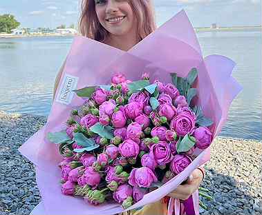 Цветы доставка: пионовидная кустовая роза розовая