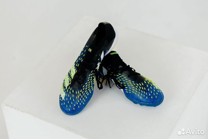 Футбольные бутсы Adidas Predator