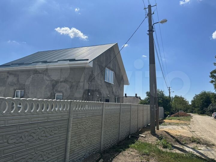 Дом 199 м² на участке 9,5 сот.