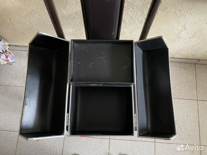 Чемодан визажиста