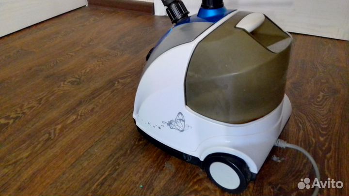 Парогенератор-отпариватель для одежды Kromax Q-202