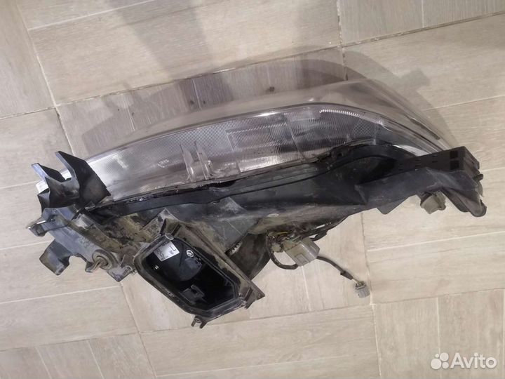 Toyota Land Cruiser Prado 150 AFS фара левая