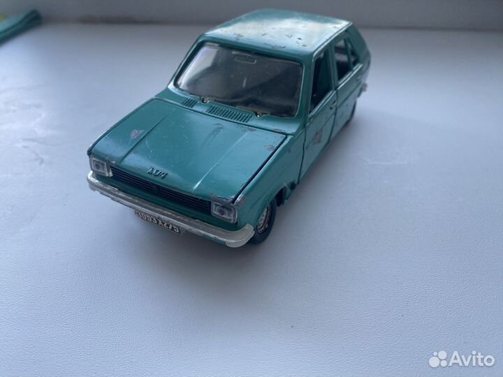 Модель автомобиля peugeot 104 СССР