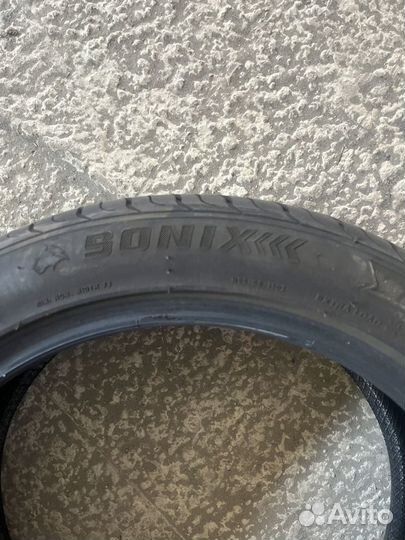 Sonix Prime UHP 08 215/45 R17 91W