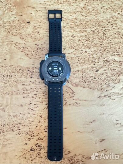 Часы Suunto Vertical Titanium Solar Black