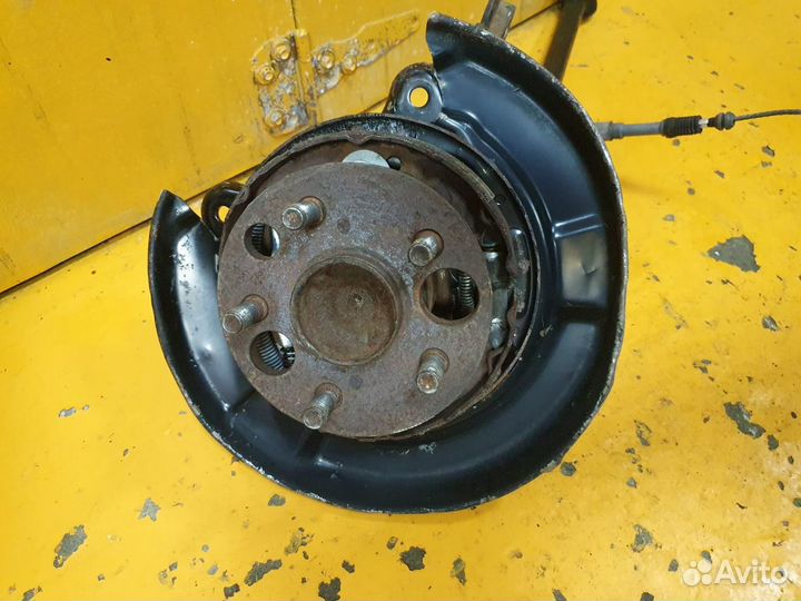 Ступица задняя левая ST183 toyota carina ED