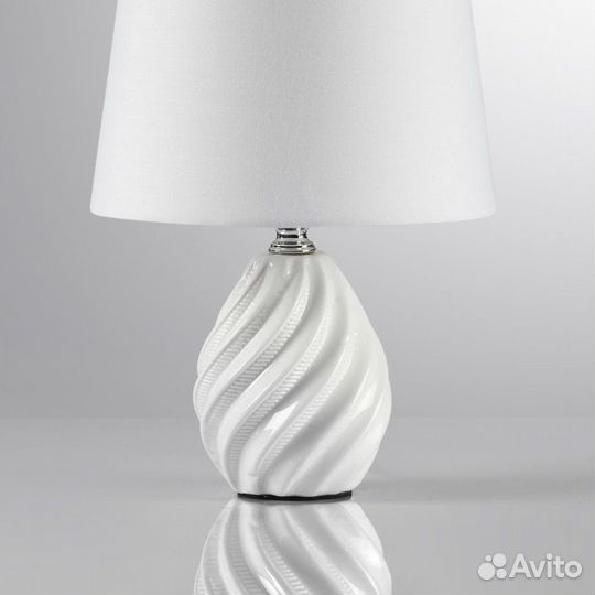 Настольная лампа lumion moderni 8143/1T