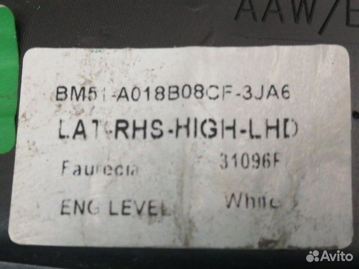 Дефлектор воздушный передний правый Ford Focus 3