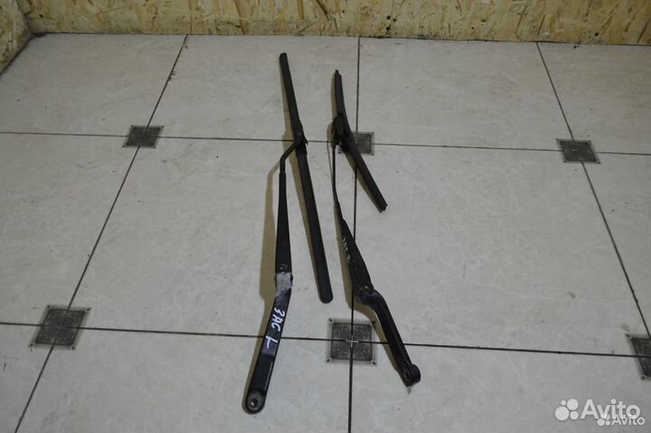 Поводок дворника левый заз шанс