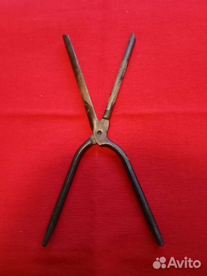 Старинные щипцы для завивки волос