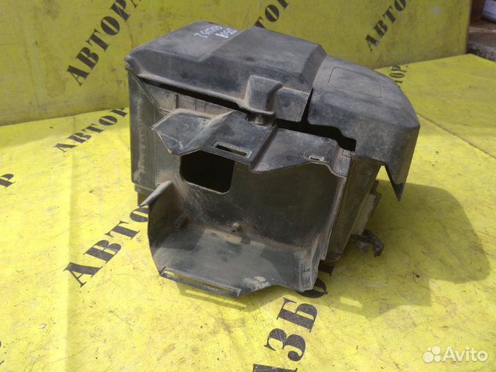 Площадка под акб Ford Focus 2 2008-2011 седан 1.6