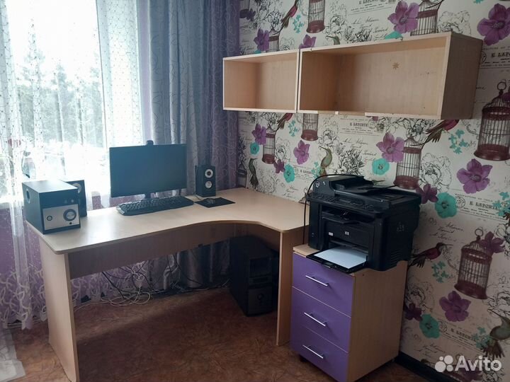 Письменный стол