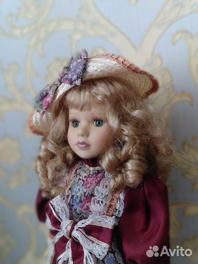 Фарфоровая винтажная куколка 40 см из Европы