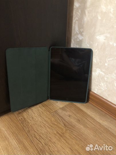 Чехлы на iPad 10.2