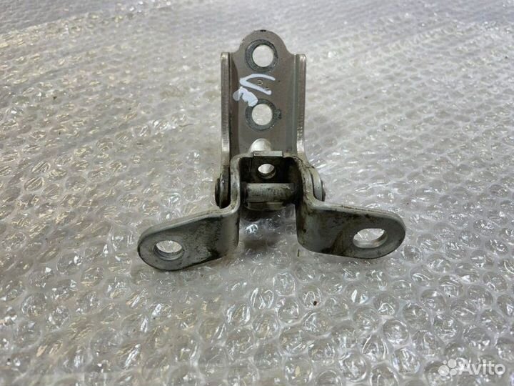 Петля двери задняя левая Hyundai Solaris 2010-2017