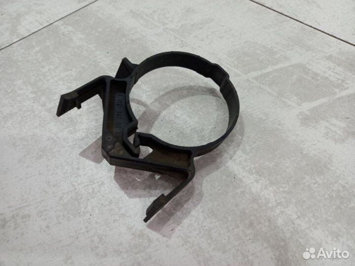 Кронштейн Mercedes S500 W220