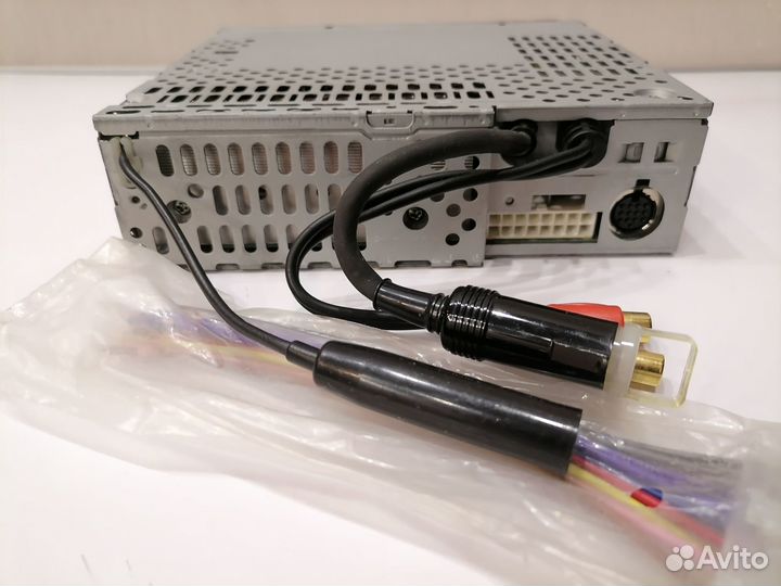 Addzest SEA-777 GE Clarion BAY-373A магнитола