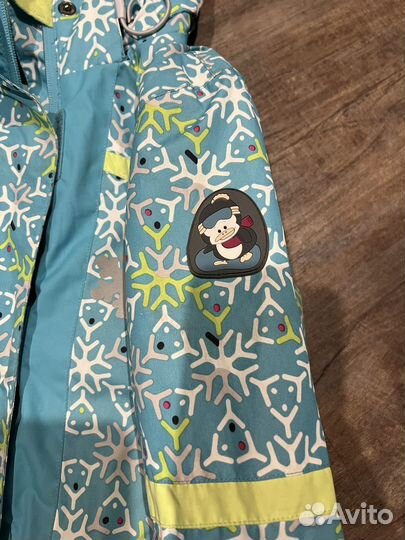Продам детскую куртку унисекс