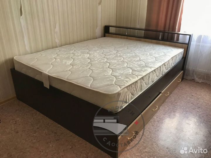 Кровать