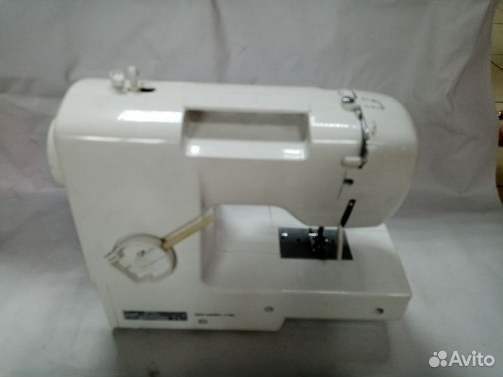 Швейная машина Singer
