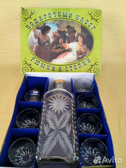 Графин со стопками