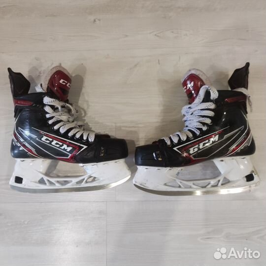 Хоккейные коньки CCM Jetspeed Ft 2 размер 7 EE