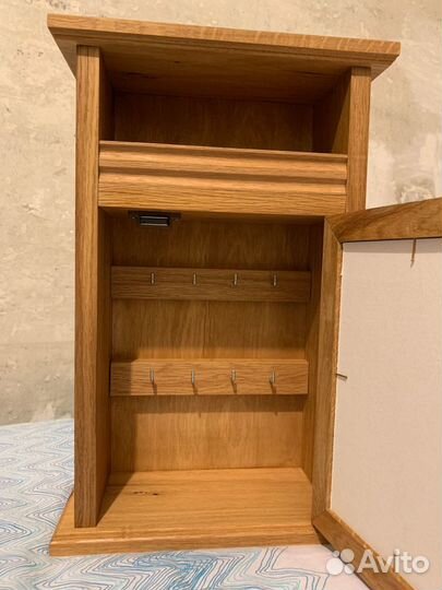 Ключница дубовая