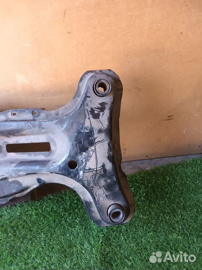 Балка подрамник Тойота Камри