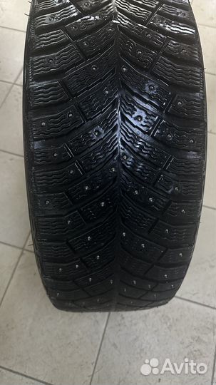 Michelin X-Ice North 4 215/55 R17