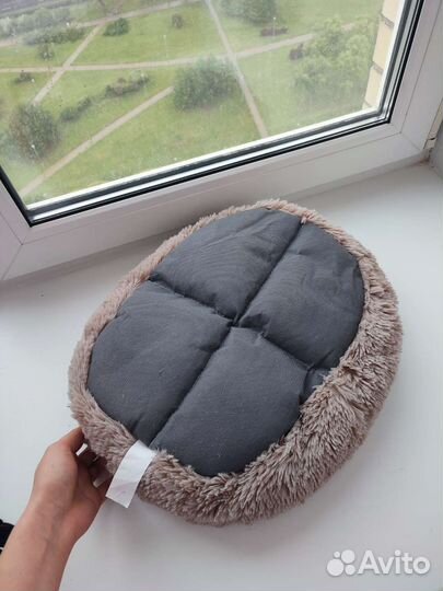 Лежанка для кошек или маленьких собак