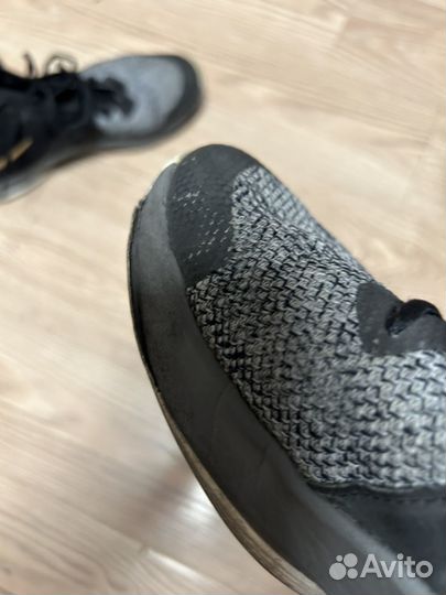 Nike Air Versitile III