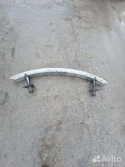 Volkswagen Passat B5 усилитель переднего бампера