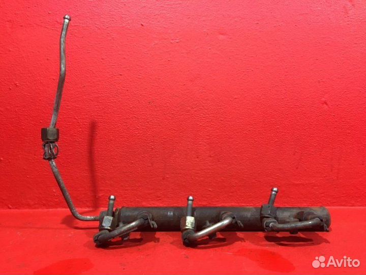 Топливная рампа правая Land Rover Discovery 3