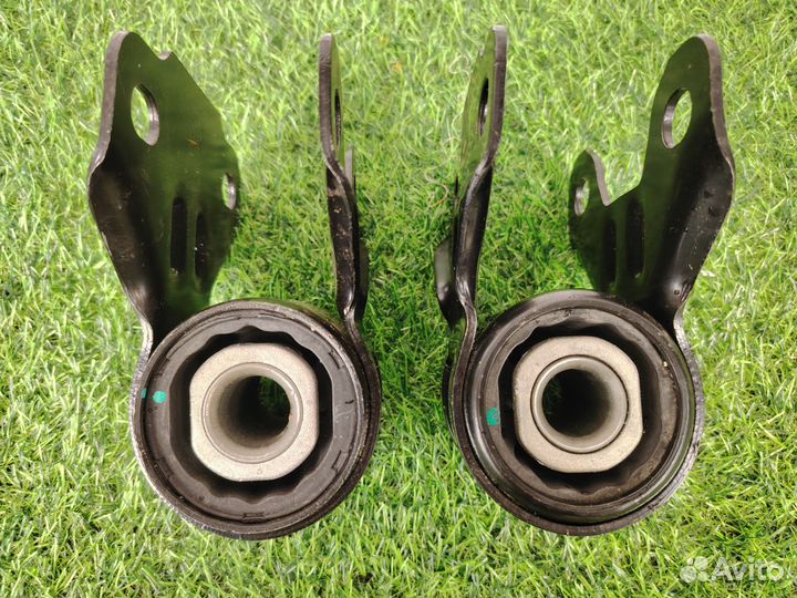 Сайлентблок передный левый Ford