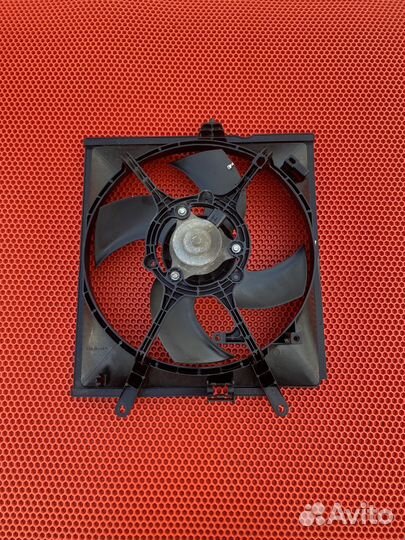 Вентилятор охлаждения Mitsubishi Carisma