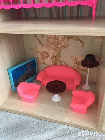 Домик кукольный и мебель детская