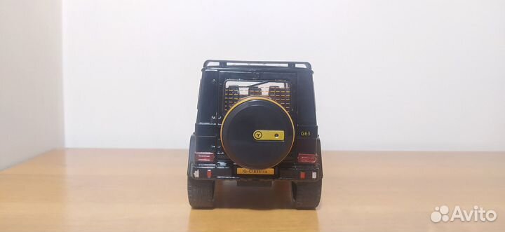 Машинка металлическая Mercedes G Gelandewagen 1:24