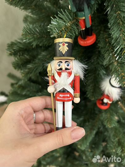 Елочные игрушки