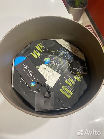 Кашпо с автополивом lechuza