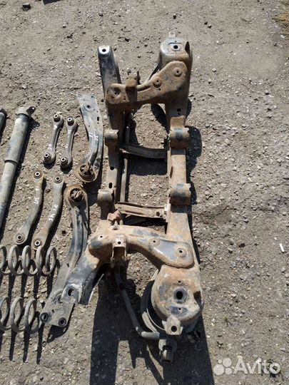 Задняя подвеска Ford Kuga 2,4WD 2013 года 1.6