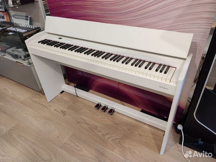 Пианино цифровое Roland F701-WH