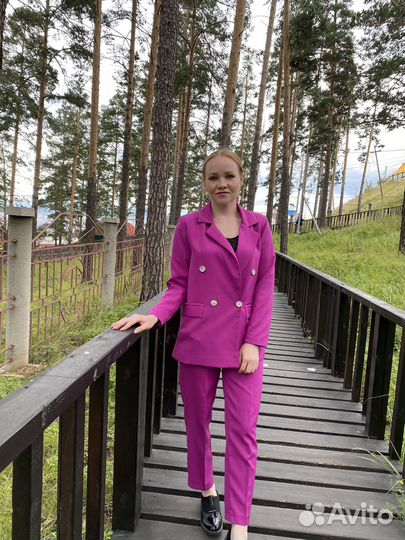 Брючный костюм женский 42 44