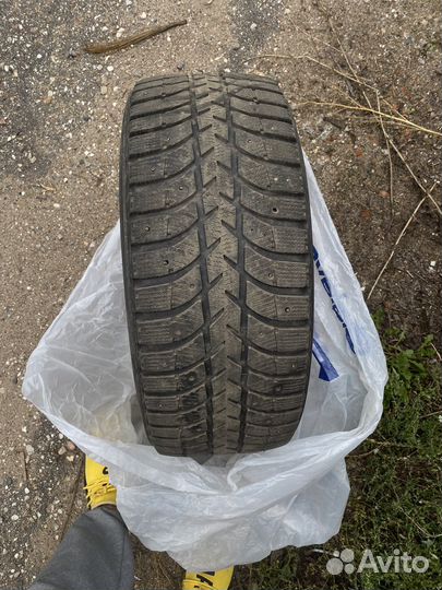 Bridgestone Ice Cruiser 5000 225/45