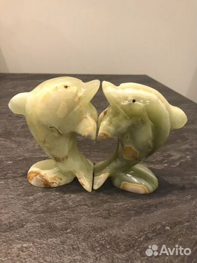 Статуэтка дельфины из оникса