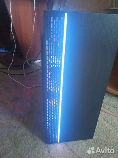 Игровой пк с монитором клавиатурой и мышью